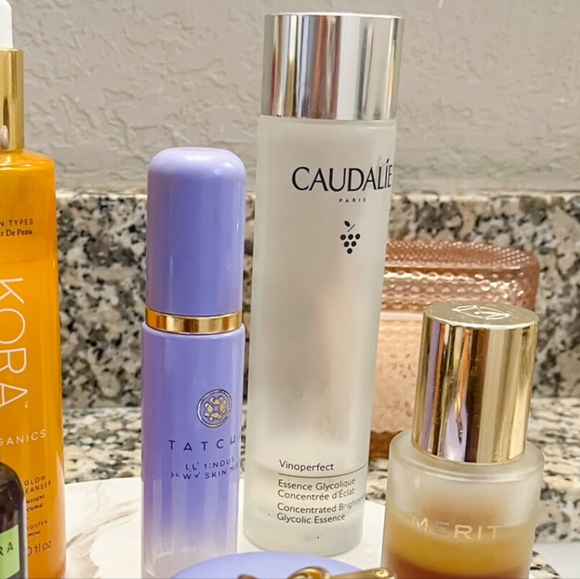 Caudalie Vinoperfect Concentrated Brightening Glycolic Essence - Picture 2 of 9